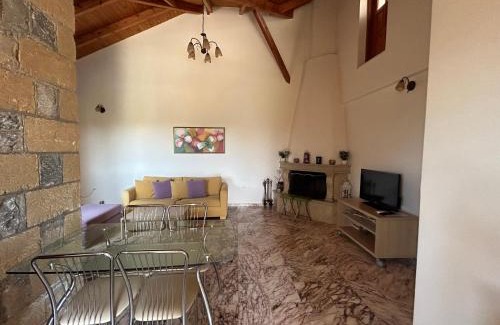 Stoupa Apartment | To Petrino Condo