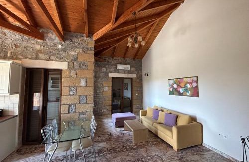 Stoupa Apartment | To Petrino Condo