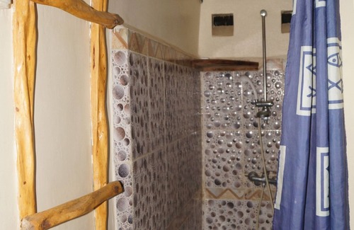 Menabe Bed & Breakfast | To rent superb T1, in a quiet environment, close to the sea