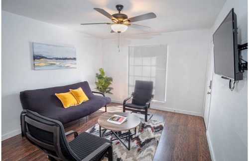 Midtown Apartment | Tobin Hill 2/2 Apt1 5minDT, 2min Pearl & St Marys