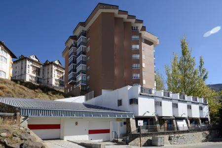 Pradollano Apartment | TODOSIERRANEVADA ZONA BAJA - EDIFICIO ALHAMBRA - Junto a los Telecabinas