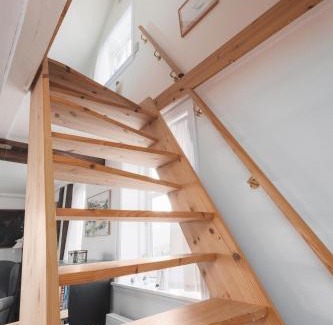 Kvivik House | Toftarstova - Seaview - Historic - 3BR House