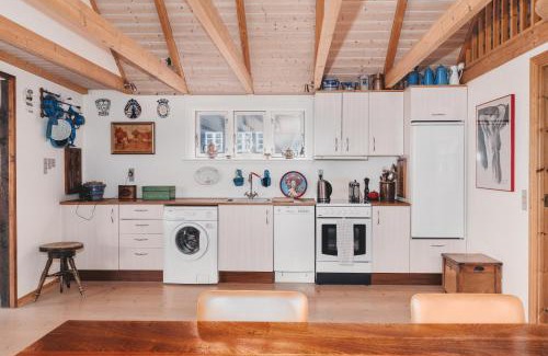 Kvivik House | Toftarstova - Seaview - Historic - 3BR House