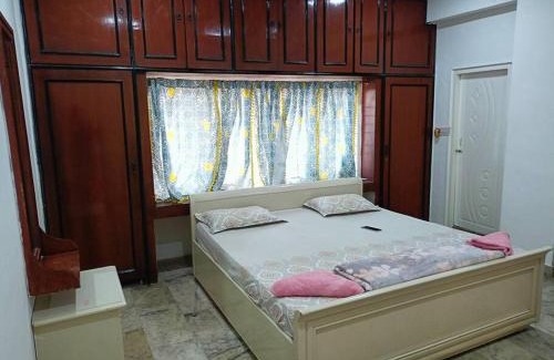 Himayatnagar Apartment | Toit -AC room Himayathnagar