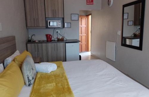 Emalahleni House | Tokelo Guesthouse Emalahleni