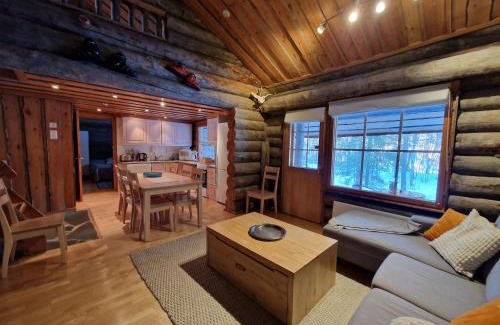 Sirkka Apartment | Tokkapirtti B2 Log cabin near Levi center in a peaceful neighbourhood