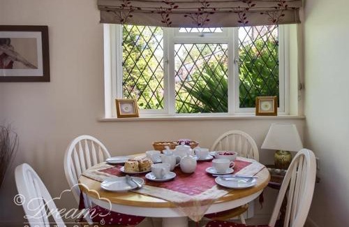 Frampton House | Toll Lodge