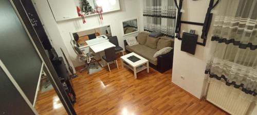Grbavica Apartment | Tolstojeva