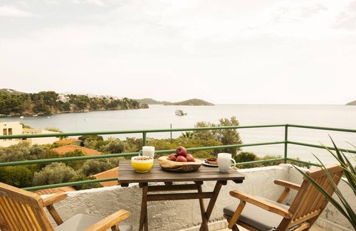 Skiathos Town Hotel | Tomato Beach Hotel in Skiathos
