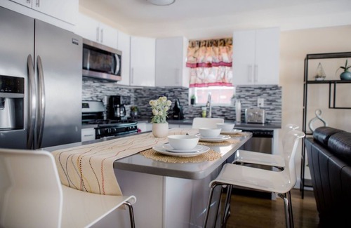 Queens House | Tonel Paradise 3BR-2BTH with hot tub