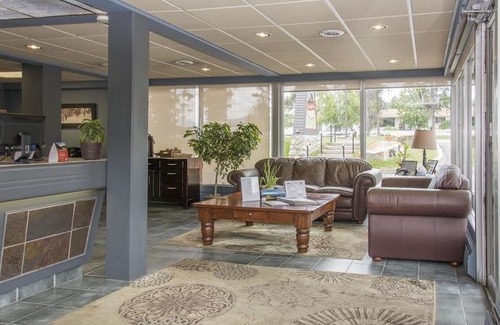 Jasper Hotel | Tonquin Inn