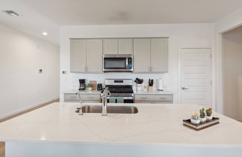 Tucson House | Top 10 Cave! Games! Golf! Fire pit! Hiking! Escape!