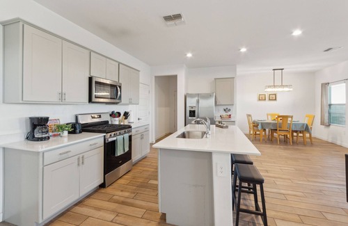 Tucson House | Top 10 Cave! Games! Golf! Fire pit! Hiking! Escape!