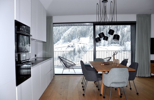 See Apartment | Top 8 Stilvolles, Lichtdurchflutetes Alpen-appartment