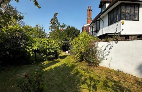 Bury St Edmunds Apartment | Top Deck at The Cabin