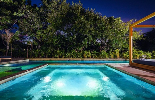 Tamarindo House | Top Family Vacation Villa with Large Pool & Hot Tub, 5 Minutes walk to the Beach!