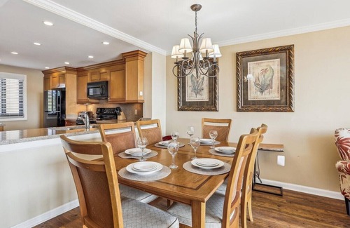 Folly Field Condo | Top Floor Condo. Beautiful Ocean Views. Great Mid-Island Location