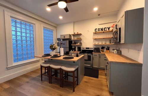 Central Business District Condo | Top floor condo! Just a short walk to OTR, Fountain Square, and the Stadiums!