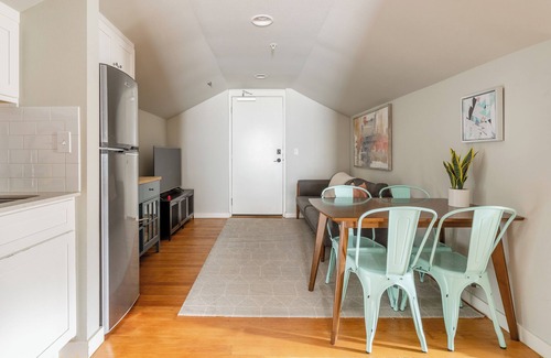 Sullivan's Gulch Apartment | Top-Floor Hideout Best Location 2BR 4 Guests