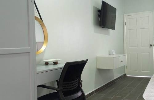 Sector 2 Hotel | Top Floor stylish double with amazing view, part of Paseo Park,