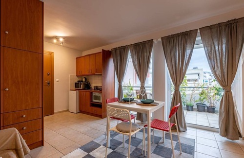 Kinosargous Apartment | Top for sightseeing | 4th floor studio | veranda!