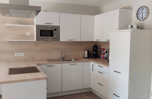 Geeste Apartment | TOP! New build - High-quality and modern DHH, wallbox, electric fireplace, WLAN, close to the lake