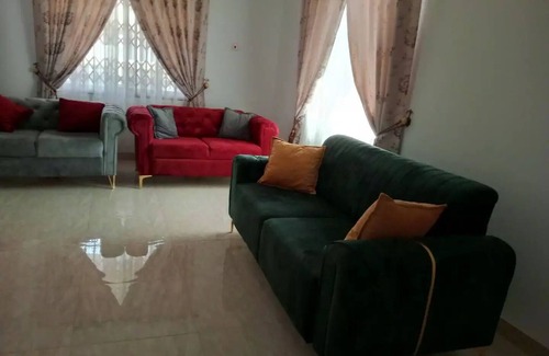 Roman Ridge Apartment | Top-notch bedroom