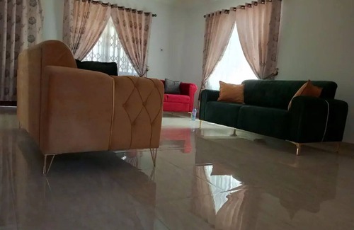 Roman Ridge Apartment | Top-notch bedroom