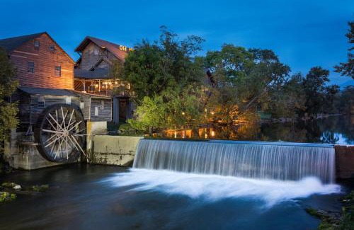 Sevierville House | Top of the Way by American Patriot Getaways