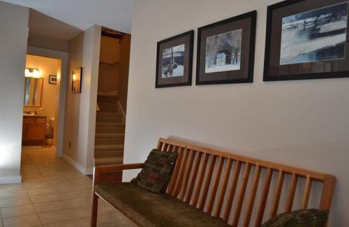 Central Vermont- Killington House | Topridge 4BR, 4BA Townhome with Breathtaking Mountain Views, Hot Tub, Ski In Ski Out, Sports Center