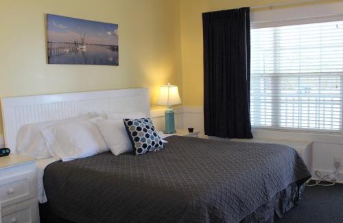 Sneads Ferry Hotel | Topsail Shores Inn