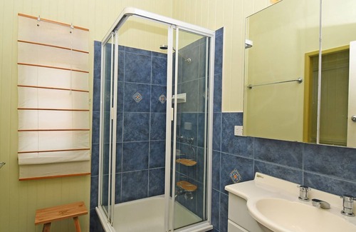 Torquay House | Torquay Treasure Located in beautiful Hervey Bay less than 100m walk to the beach