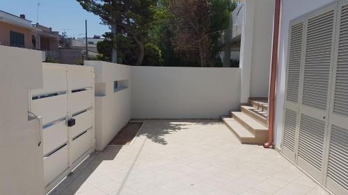 Torre dell'Orso House | Torre dell'Orso centro - villino vista mare con ampio giardino