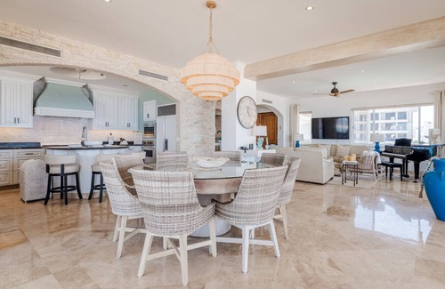 Zona Hotelera Condo | Tortuga Bay Condo 3 bedroom beachfront