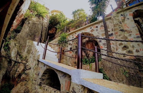 La Pena Cabin | Totally private house, located over the lake that offers unbeatable views