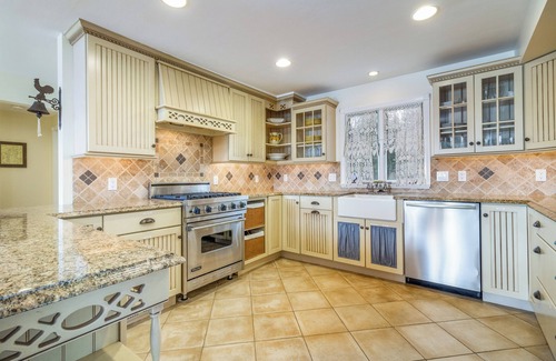 Bomoseen House | Totally remodeled year round LAKEFRONT home with stunning views of Lake Bomoseen