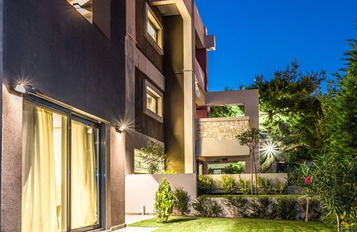 Penteli Apartment | Tourelle. A 64 m2 apartment consisting of a bedroom and a living room.