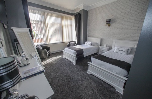 Pontefract House | Tower House Executive Guest House