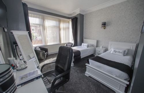 Pontefract House | Tower House Executive Guest House
