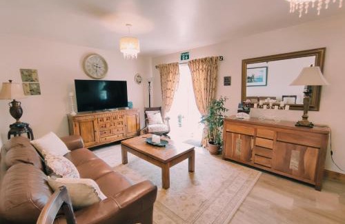 Ennis House | Tower View Lodge