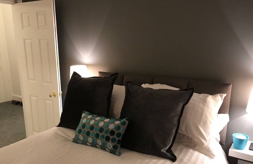 Cheltenham Apartment | Town Centre Apartment