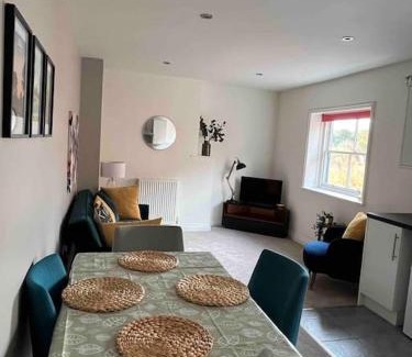 Wallingford Apartment | Town centre apartment with parking