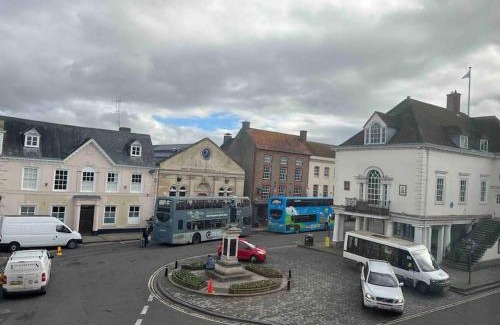 Wallingford Apartment | Town centre apartment with parking