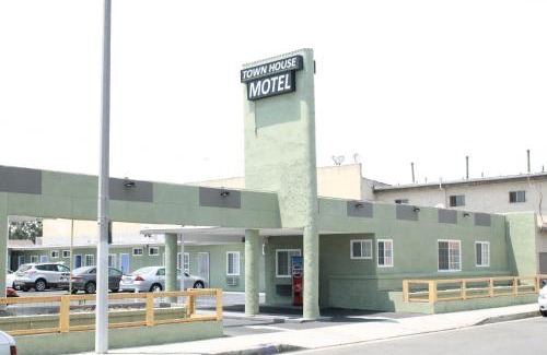 Lynwood Hotel | Town House Motel