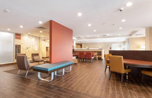 Greensboro Hotel | TownePlace Suites by Marriott Greensboro Coliseum Area