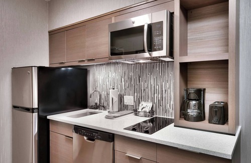 Hawthorne Hotel | TownePlace Suites by Marriott Los Angeles LAX/Hawthorne