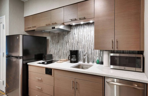 Hawthorne Hotel | TownePlace Suites by Marriott Los Angeles LAX/Hawthorne