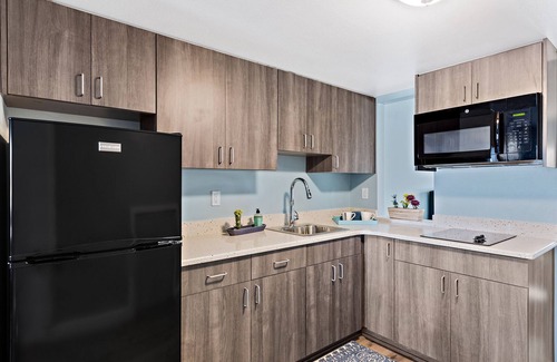 Melbourne Beach House | Townhome # 3 Private Beach, Saltwater pool Family Vacation- Sleeps 8