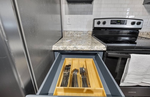 Central Arlington House | TownHome in Arlington 5 minutes to At&T stadium