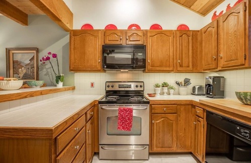 Mammoth Lakes House | Townhouse Art Gallery in Mammoth's Best Location